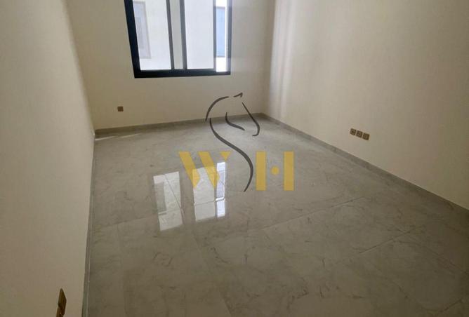 121976402 - Property Image 3
