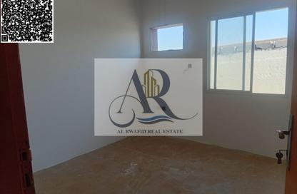 سكن عمال - استوديو - 8 حمامات للايجار في الجرف الصناعية 2 - الجرف الصناعية - عجمان سكن عمال - استوديو - 8 حمامات للايجار في الجرف الصناعية 2 - الجرف الصناعية - عجمان