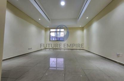 Apartment - 2 Bedrooms - 3 Bathrooms for rent in AL Mina Building - Mina Street - Bur Dubai - Dubai