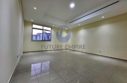 Apartment - 2 Bedrooms - 3 Bathrooms for rent in AL Mina Building - Mina Street - Bur Dubai - Dubai