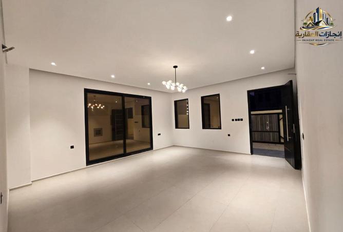 117702001 - Property Image 2