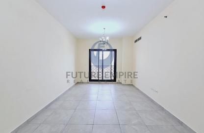 Apartment - 2 - 2 for rent in Al Khayyal Building 141 - Al Jaddaf - Dubai