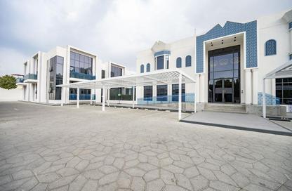 Apartment - 3 Bedrooms - 4 Bathrooms for rent in Al Mirgab - Al Heerah - Sharjah