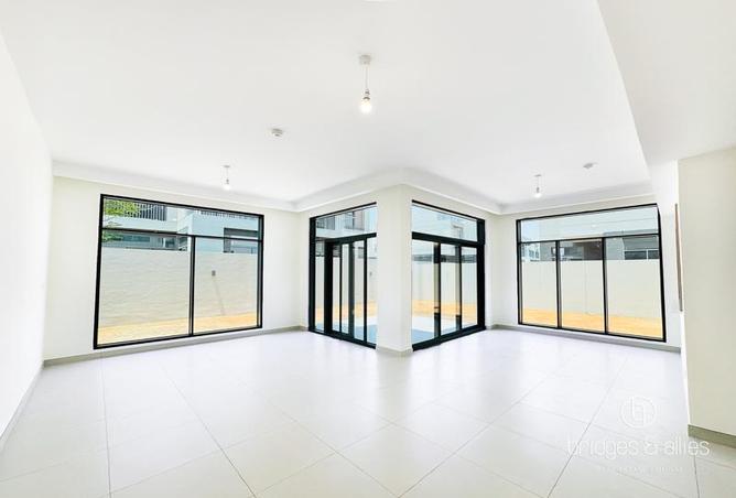 62071158 - Property Image 2