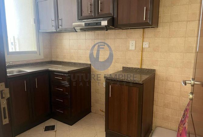 98706942 - Property Image 2