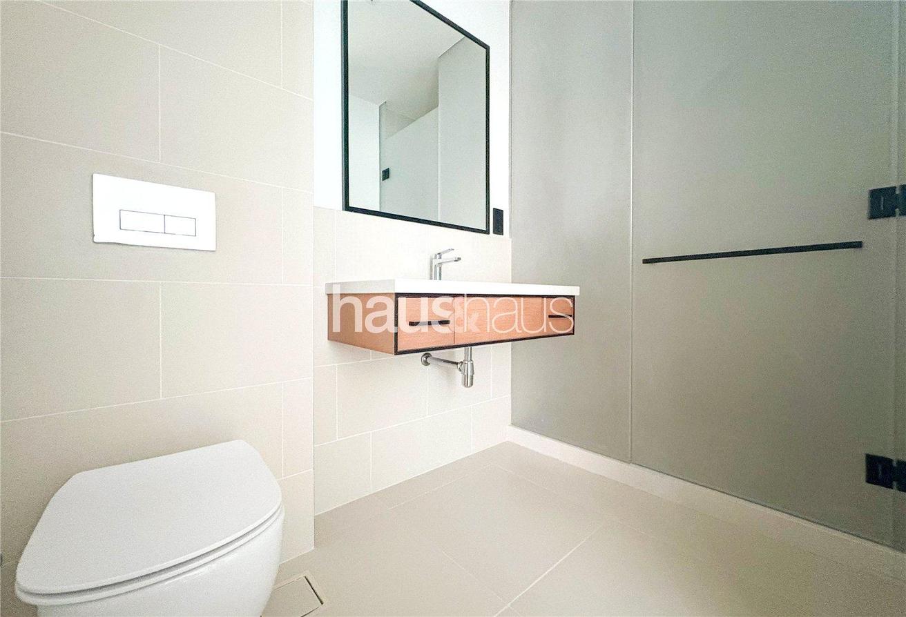 Luxurious Waterfront Living | Bright | Unfurnished photo 23