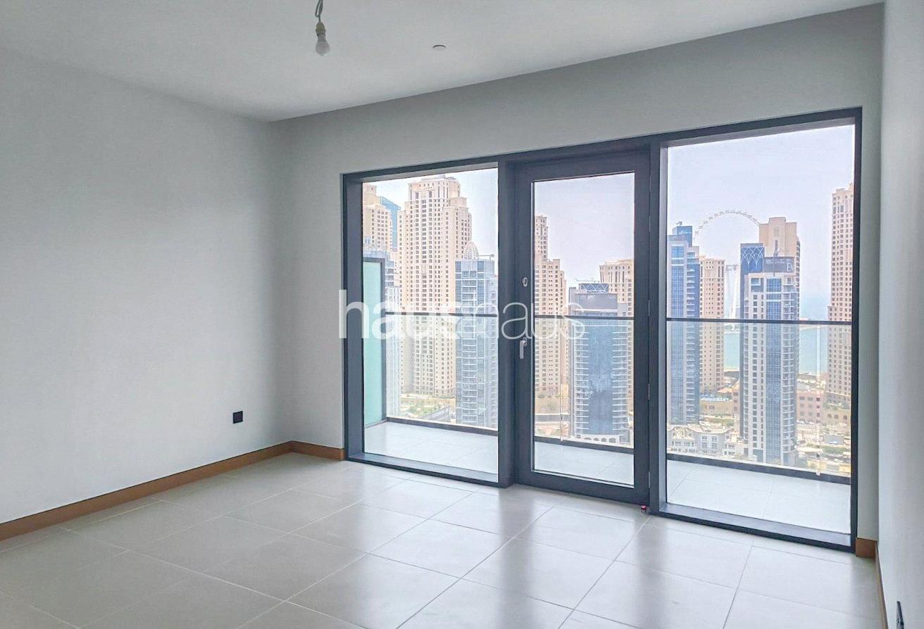 Luxurious Waterfront Living | Bright | Unfurnished photo 3
