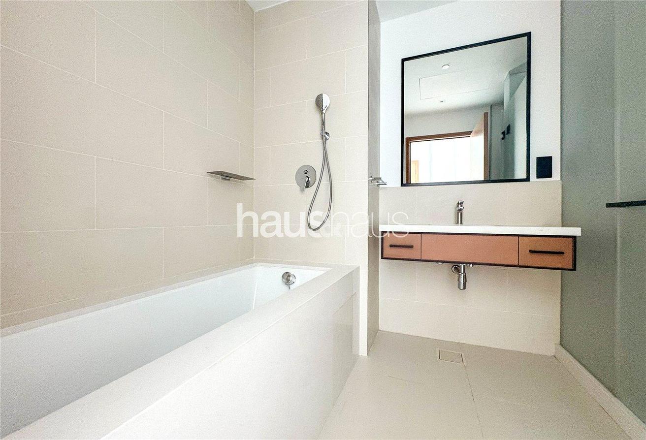 Luxurious Waterfront Living | Bright | Unfurnished photo 16