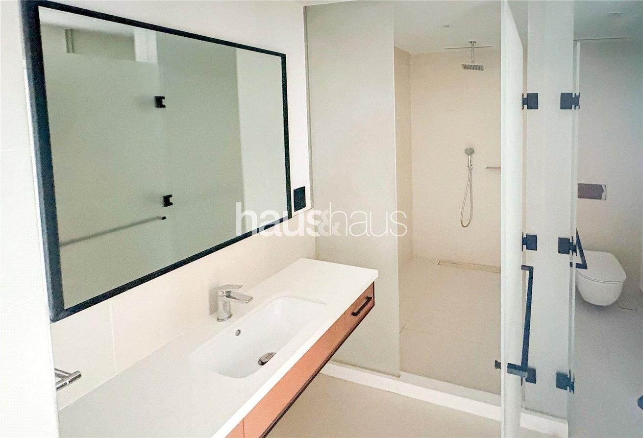 Luxurious Waterfront Living | Bright | Unfurnished photo 17