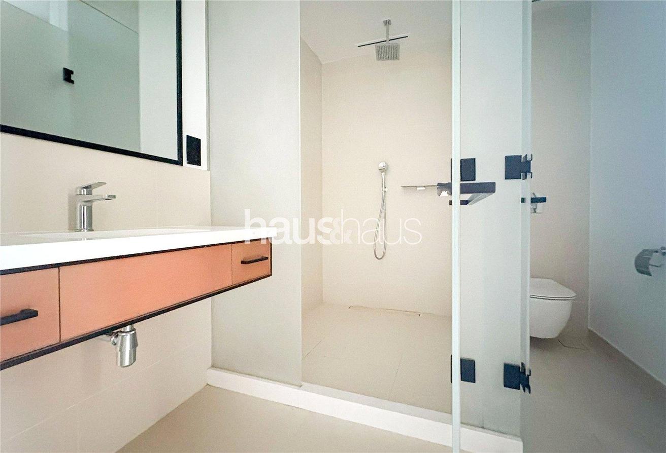 Luxurious Waterfront Living | Bright | Unfurnished photo 18