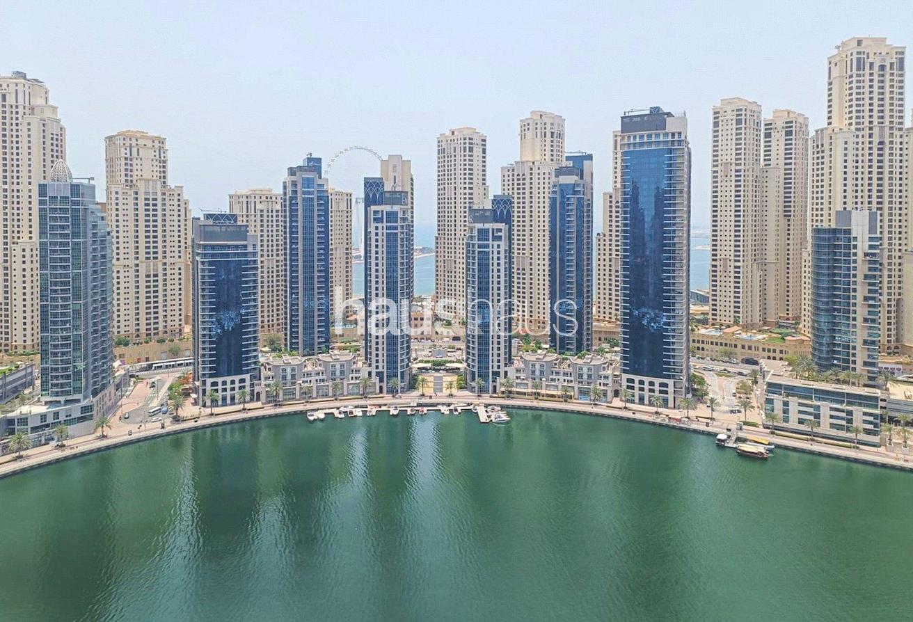 Luxurious Waterfront Living | Bright | Unfurnished photo 4
