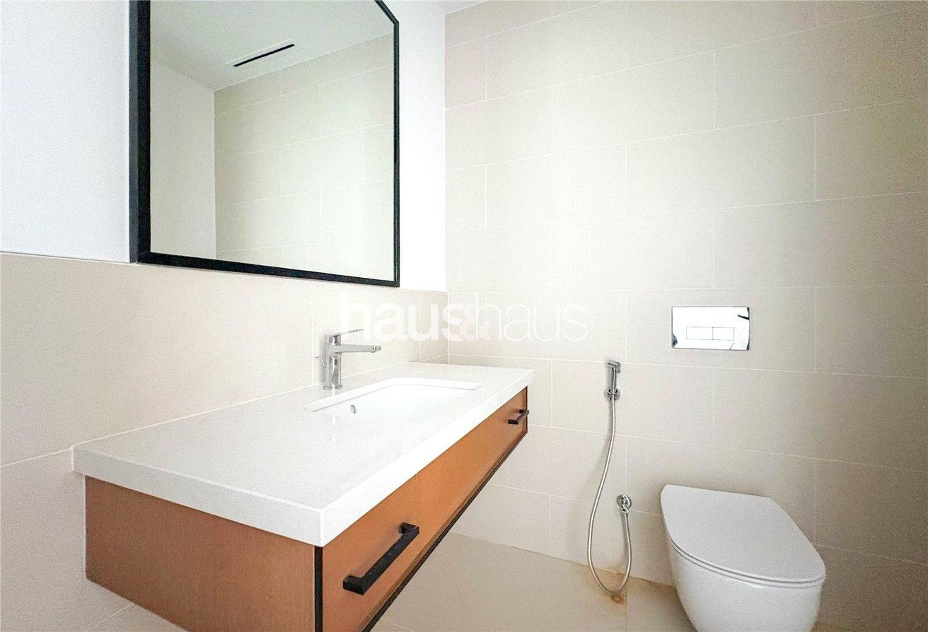 Luxurious Waterfront Living | Bright | Unfurnished photo 22