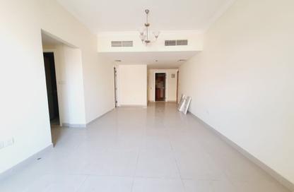 Apartment - 3 - 3 for rent in Muweileh Community - Muwaileh Commercial - Sharjah