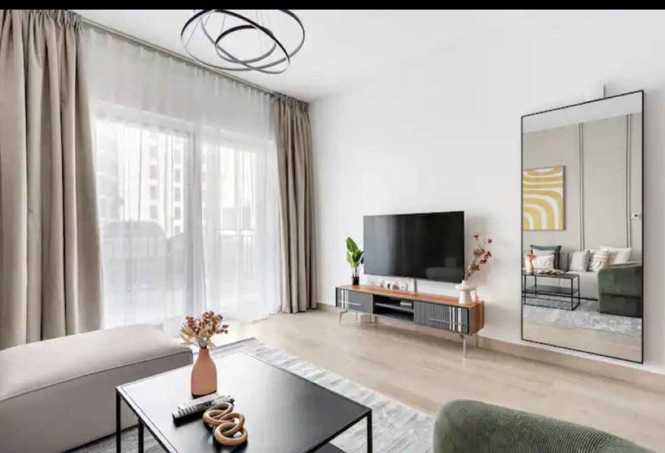 Amazing 1BR | Fully Furnished | Prime Location