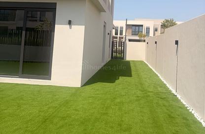 تاون هاوس - 4 - 5 للايجار في فيلات قرية جبل علي - قرية جبل علي - جبل علي - دبي