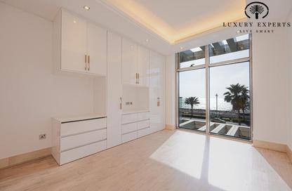 Apartment - 2 Bedrooms - 3 Bathrooms for rent in The 8 - The Crescent - Palm Jumeirah - Dubai