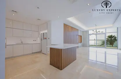 Apartment - 2 Bedrooms - 3 Bathrooms for rent in The 8 - The Crescent - Palm Jumeirah - Dubai