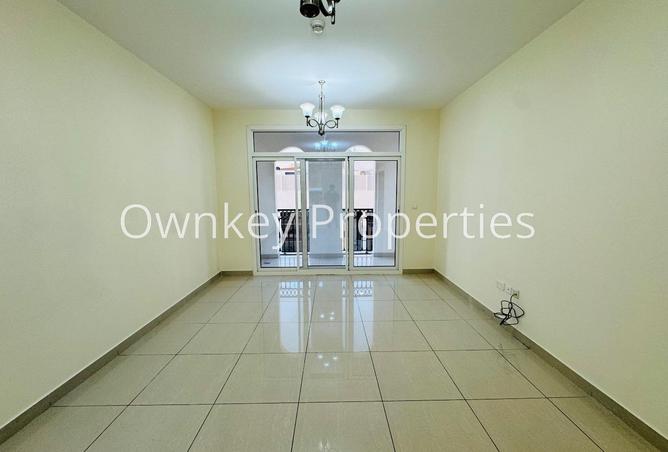 121121002 - Property Image 2