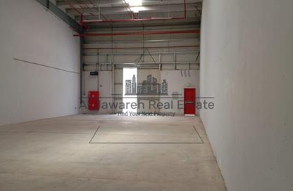 Warehouse - Studio - 4 Bathrooms for rent in Umm Dir - Umm Al Quwain