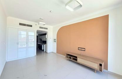 Apartment - 1 Bedroom - 2 Bathrooms for rent in Art Gardens Building B - Art Gardens - Arjan - Dubai