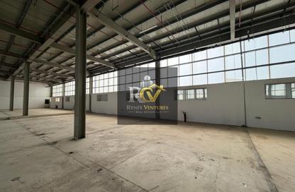 Warehouse - Studio - 1 for rent in Al Qusais - Dubai