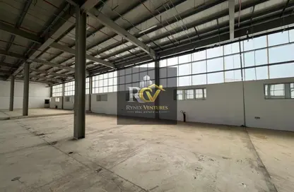 Warehouse - Studio - 1 Bathroom for rent in Al Qusais - Dubai