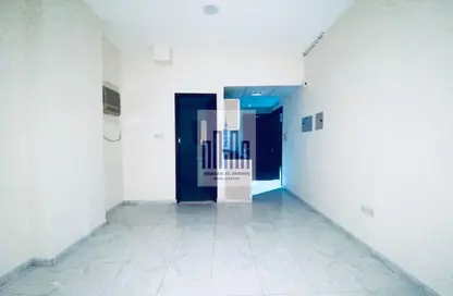 شقة - 1 حمام للايجار في طريق فاير ستاشن - مويلح - الشارقة شقة - 1 حمام للايجار في طريق فاير ستاشن - مويلح - الشارقة