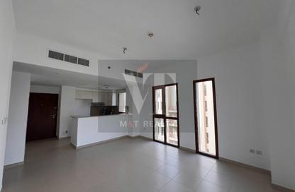 Apartment - 3 Bedrooms - 3 Bathrooms for rent in Zahra Breeze Apartments 3B - Zahra Breeze Apartments 3 - Zahra Breeze Apartments - Town Square - Dubai