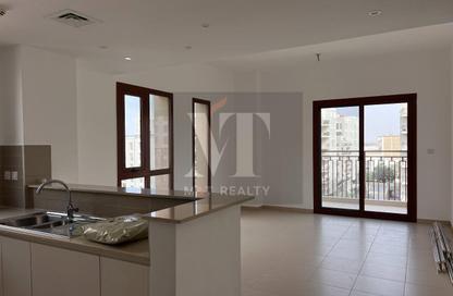 Apartment - 3 Bedrooms - 3 Bathrooms for rent in Zahra Breeze Apartments 3B - Zahra Breeze Apartments 3 - Zahra Breeze Apartments - Town Square - Dubai