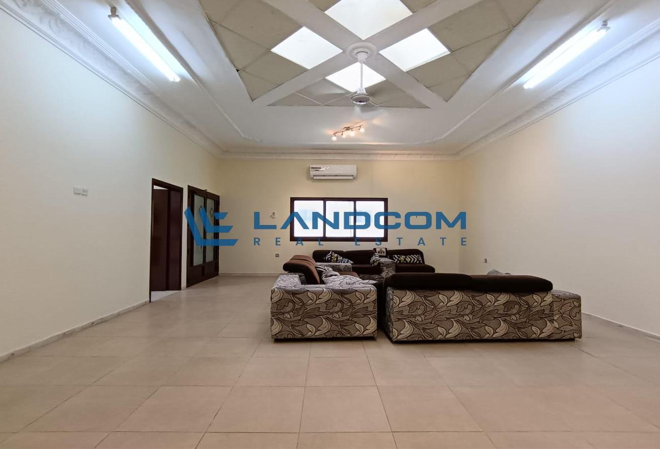 Spacious 6BR Villa | Only Family |Prime Location photo 14