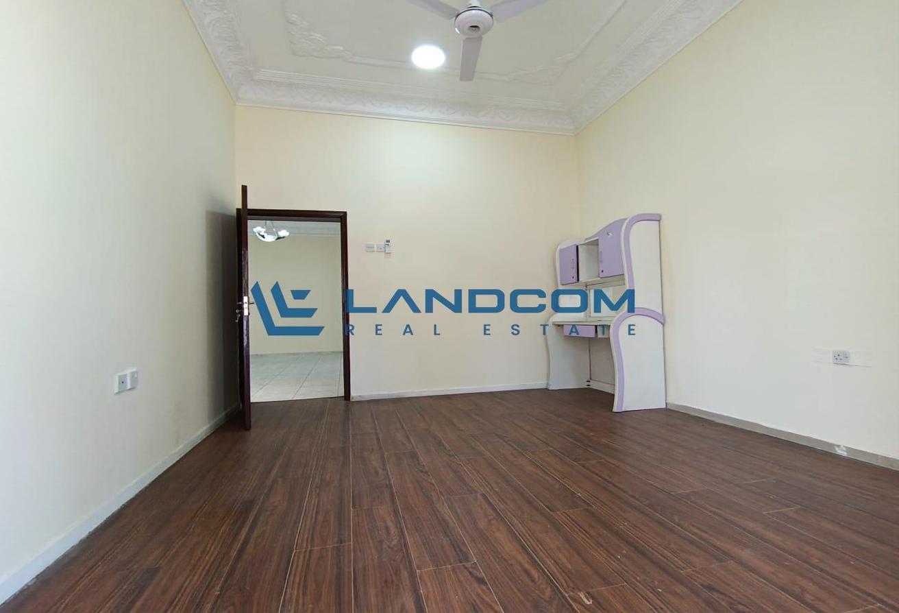 Spacious 6BR Villa | Only Family |Prime Location photo 4