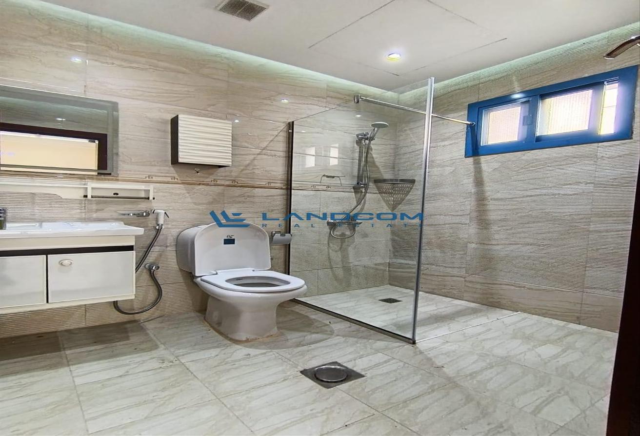 Spacious 6BR Villa | Only Family |Prime Location photo 19