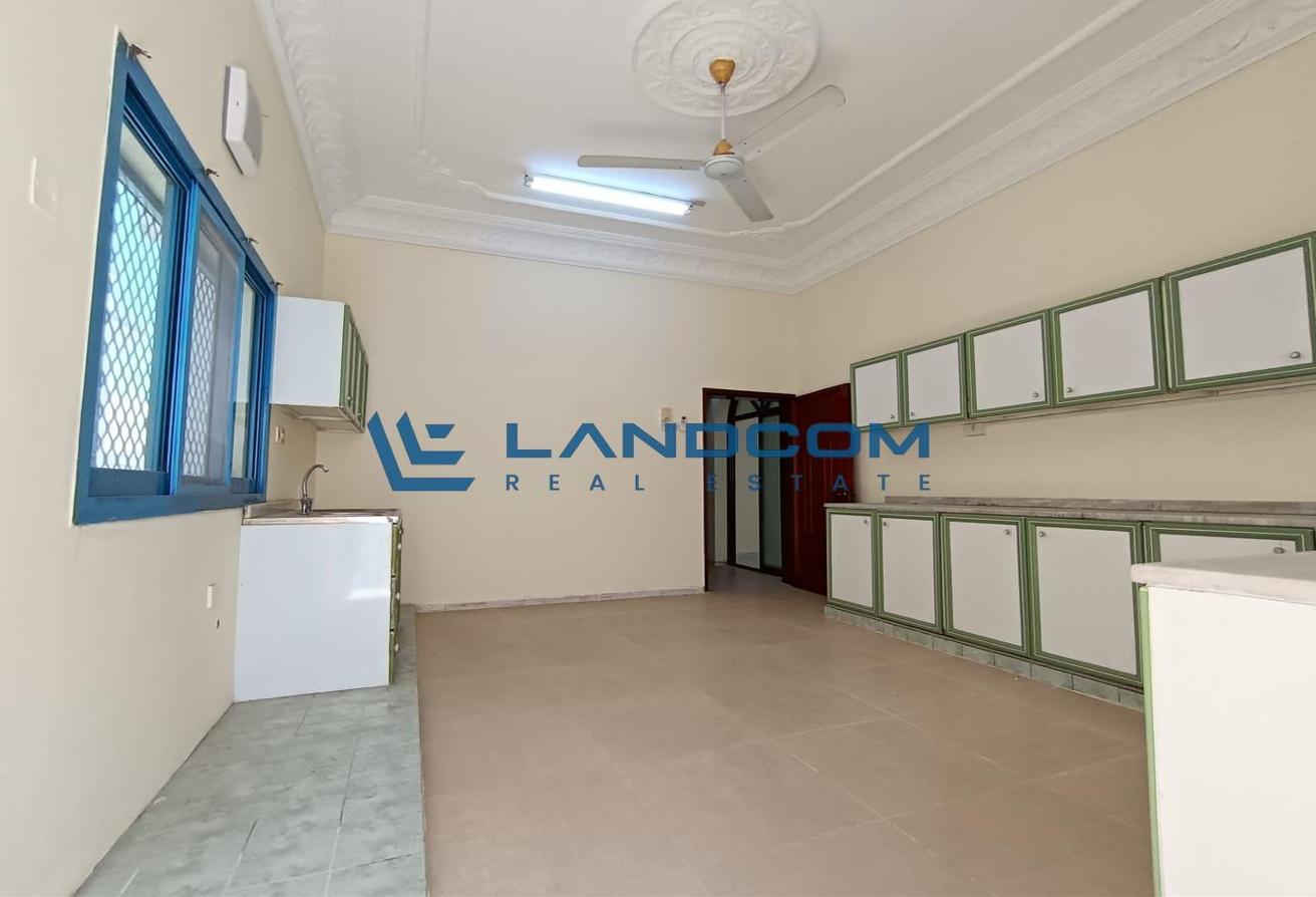 Spacious 6BR Villa | Only Family |Prime Location photo 15