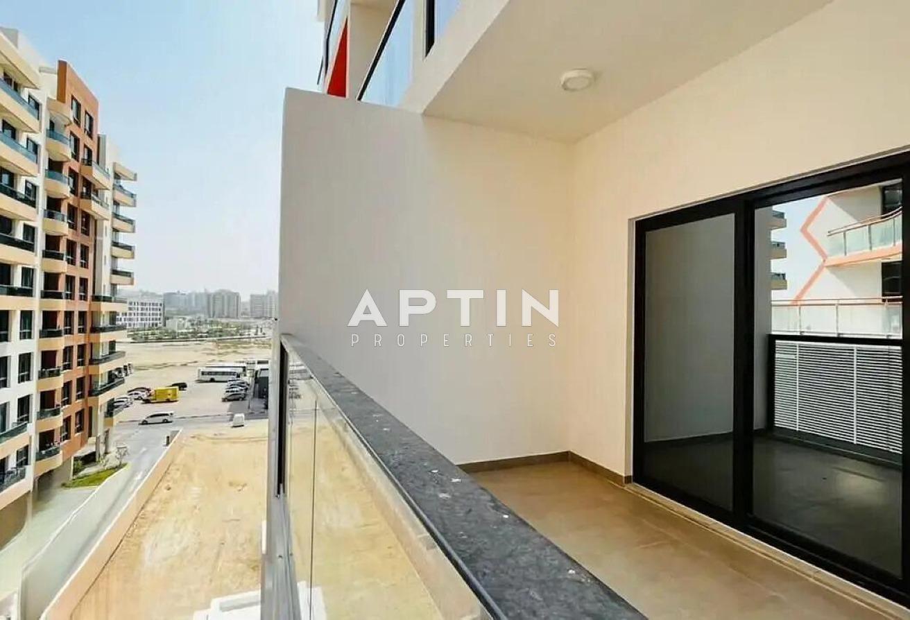 Bright 2 Bedroom in Binghatti Point, DSO | Balcony photo 9