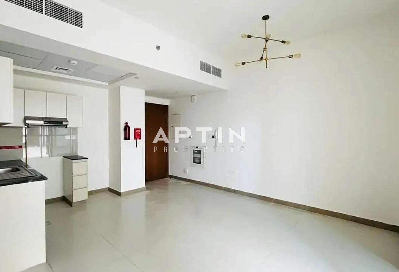 Bright 2 Bedroom in Binghatti Point, DSO | Balcony photo 17
