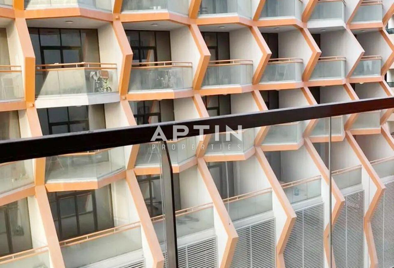 Bright 2 Bedroom in Binghatti Point, DSO | Balcony photo 4