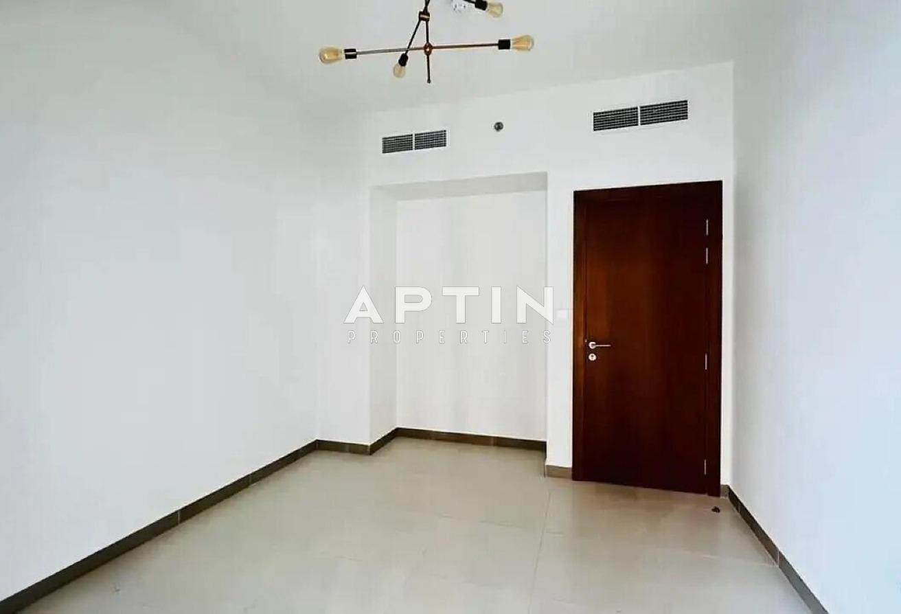 Bright 2 Bedroom in Binghatti Point, DSO | Balcony photo 3
