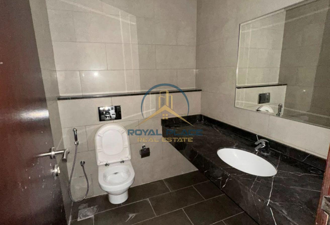 Premium 2-Bedroom Apartment | Razn House photo 18