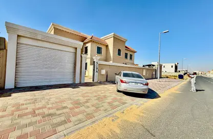 Villa - 5 Bedrooms - 6 Bathrooms for rent in Hoshi - Al Badie - Sharjah