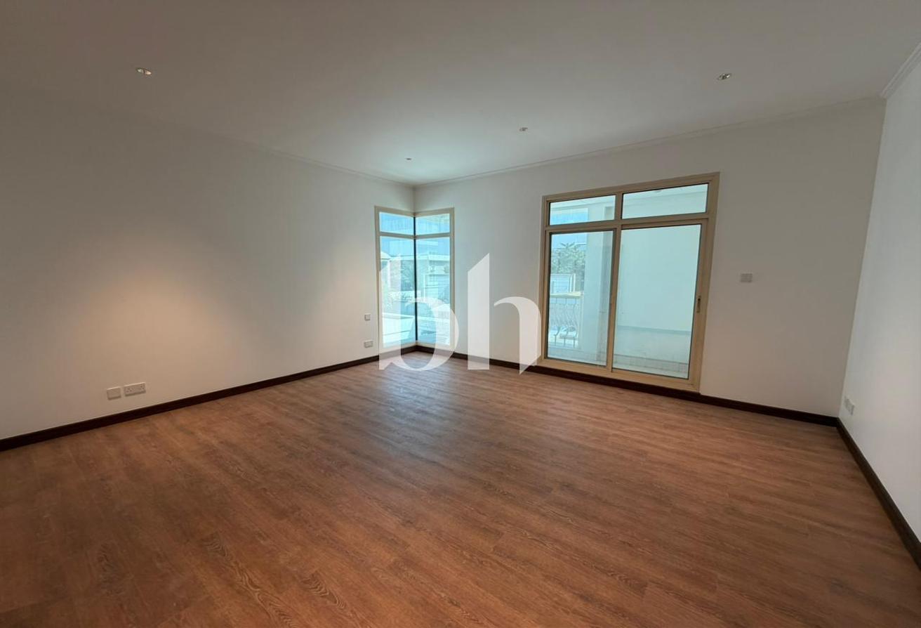 4BR Villa | Private Garden | Maids Room photo 4