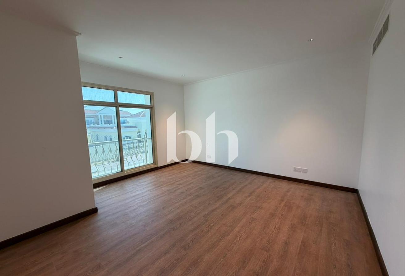 4BR Villa | Private Garden | Maids Room photo 6
