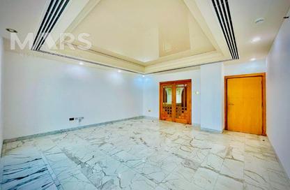 Apartment - 2 Bedrooms - 2 Bathrooms for rent in Baynuna Tower 1 - Corniche Road - Abu Dhabi