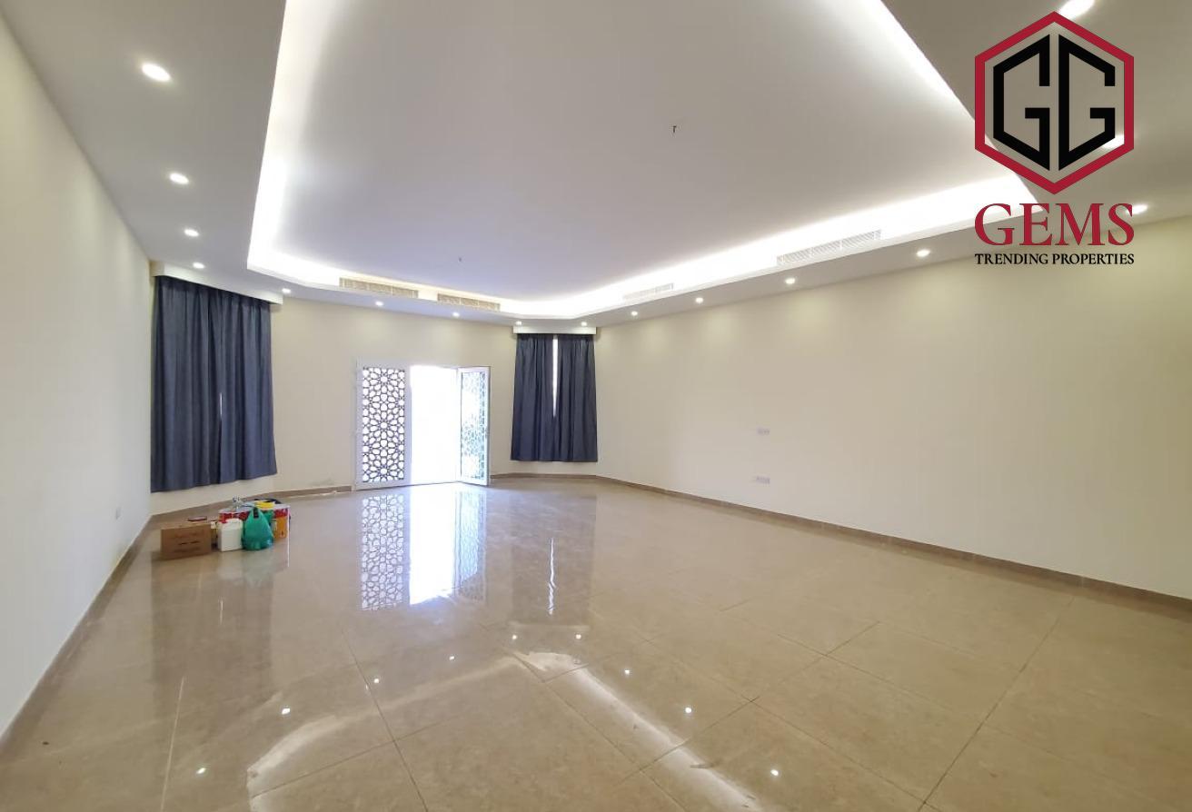 SPACIOUS VILLA | SERVANT BLOCK | GARDEN AREA photo 4