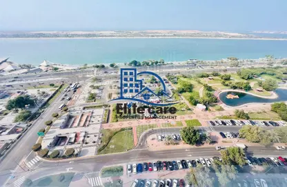 شقة - 4 غرف نوم - 5 حمامات للايجار في برج الجزيرة - شارع الكورنيش - أبوظبي