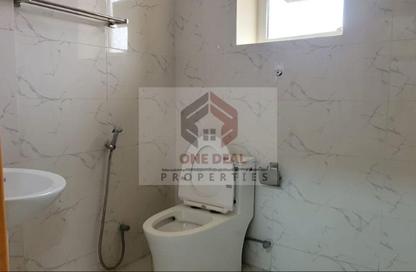 Apartment - Studio - 1 Bathroom for rent in Al Khabisi - Al Ain