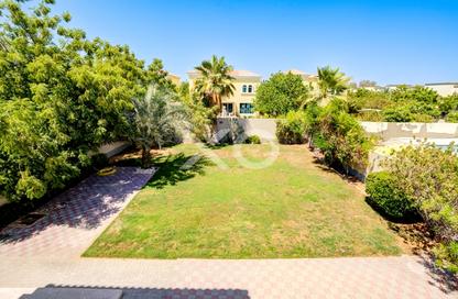 Villa - 3 Bedrooms - 4 Bathrooms for rent in District 5 - Jumeirah Park - Dubai