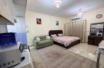 Apartment - Studio - 1 Bathroom for rent in Al Qulaya'ah - Al Sharq - Sharjah