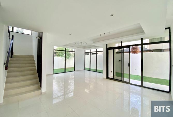 121983369 - Property Image 2