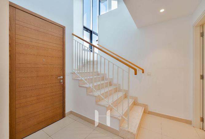 121989357 - Property Image 3