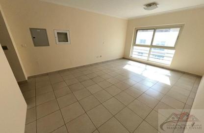 Apartment - 1 Bedroom - 2 Bathrooms for rent in Muwaileh 29 Building - Muwaileh - Sharjah